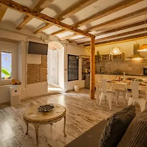 En El Corazon De Tarragona. Planta Baja Con Patio. Tarragona